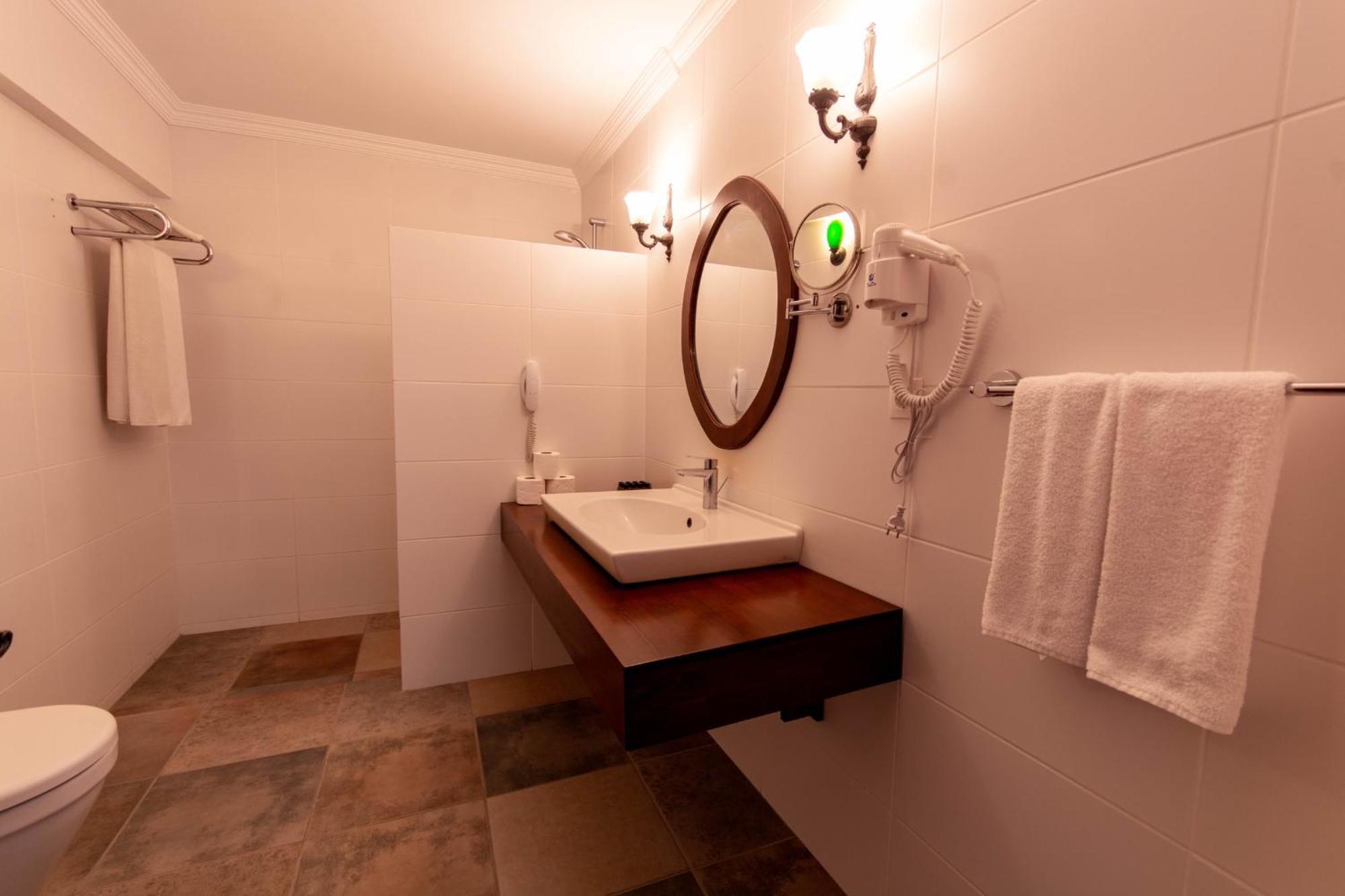 טורונץ' Maris Butik Hotel מראה חיצוני תמונה